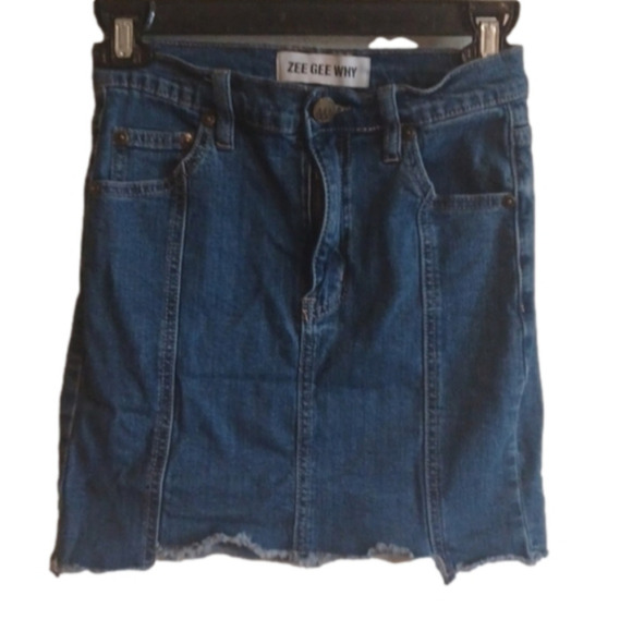 ZEE Gee Why Denim Skirt, Size 26 - Perfect with fall flannel and tights! - Picture 1 of 9